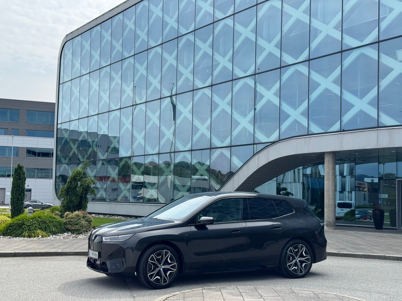 BMW iX