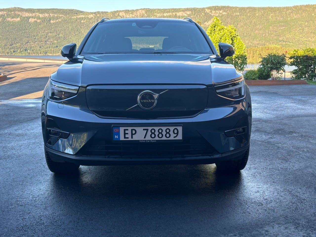 Volvo EX40