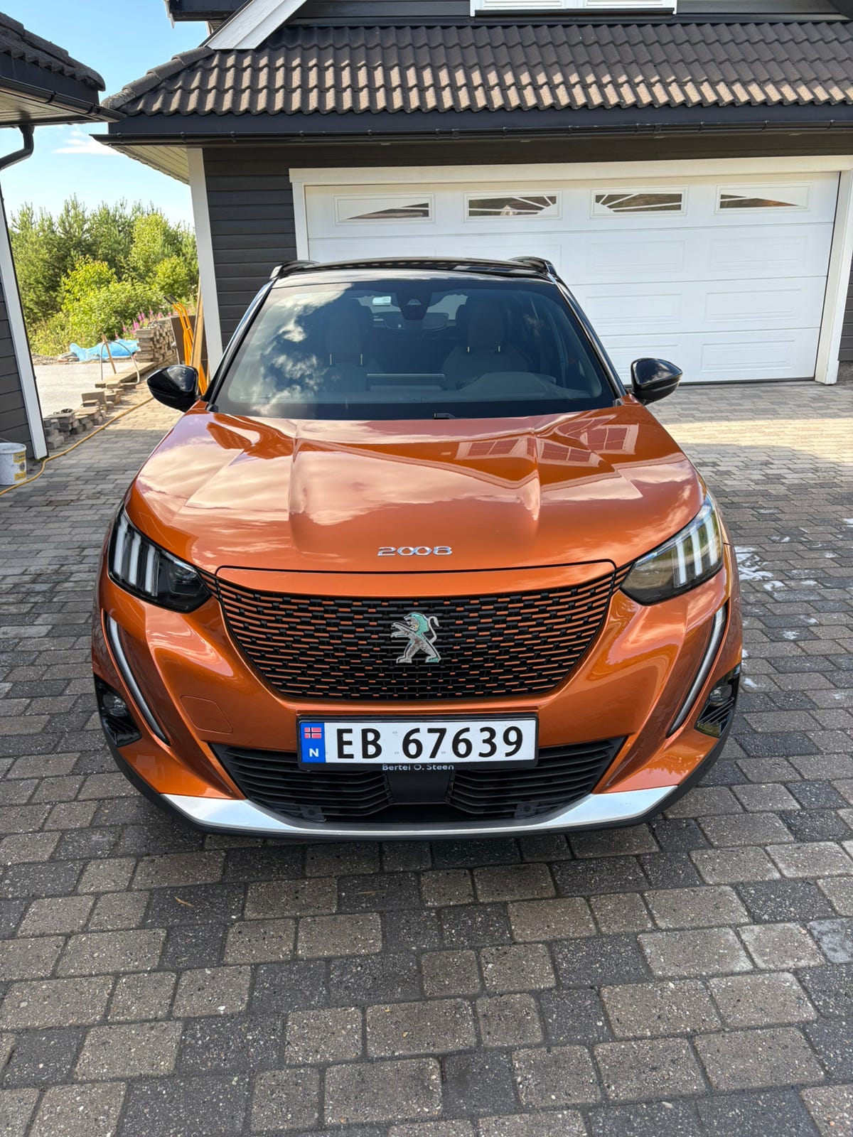 Peugeot e-2008