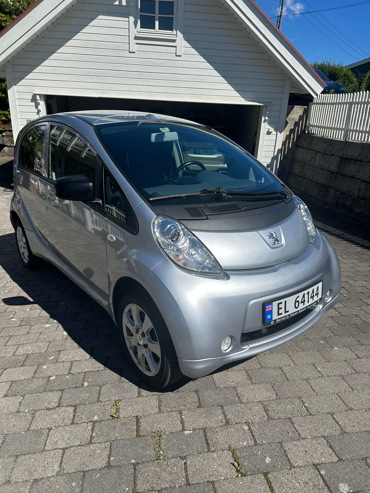 Peugeot iOn