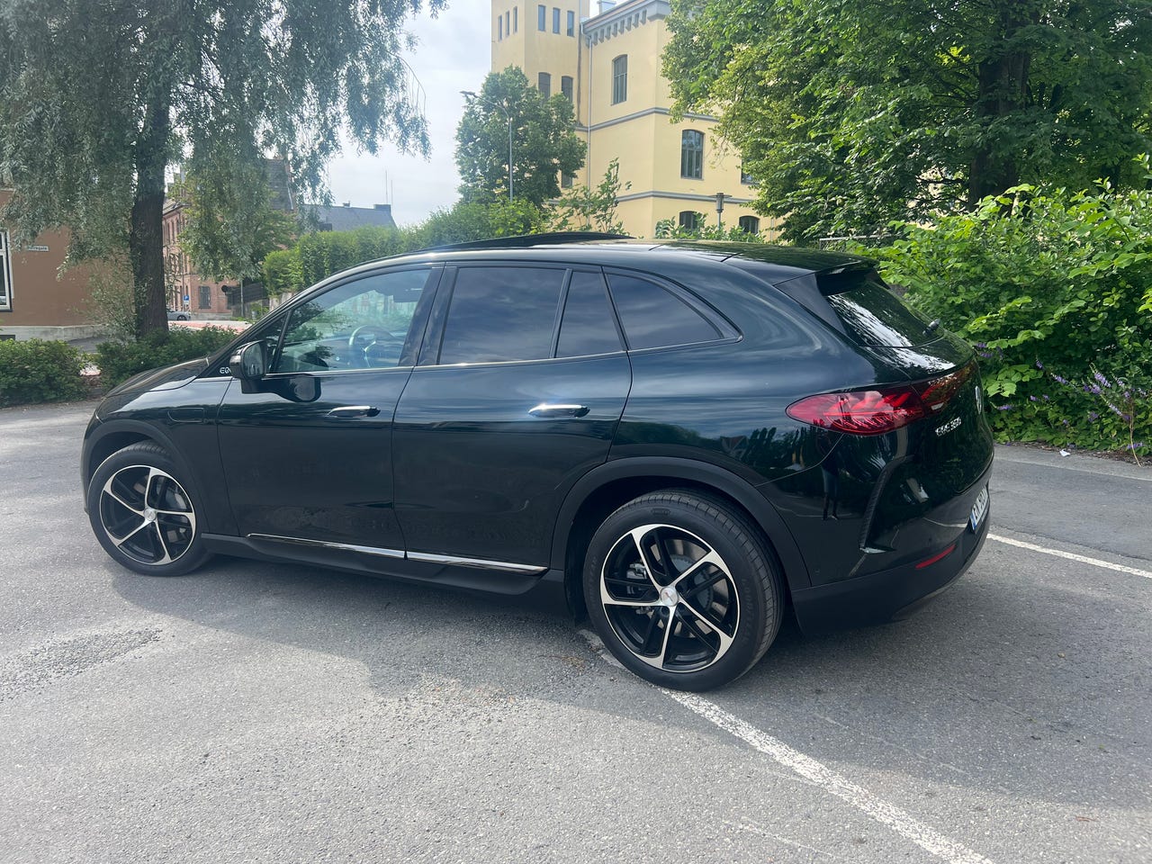 Mercedes-Benz EQE SUV