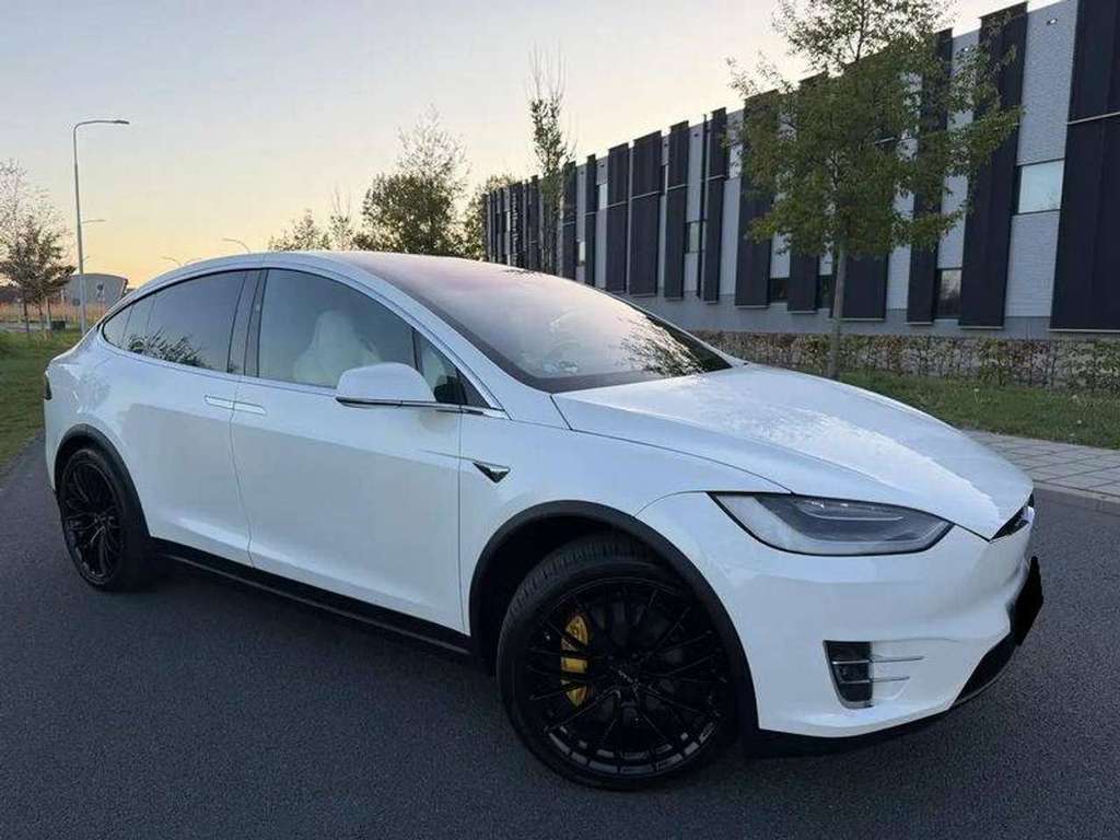Tesla Model X 75D Dual