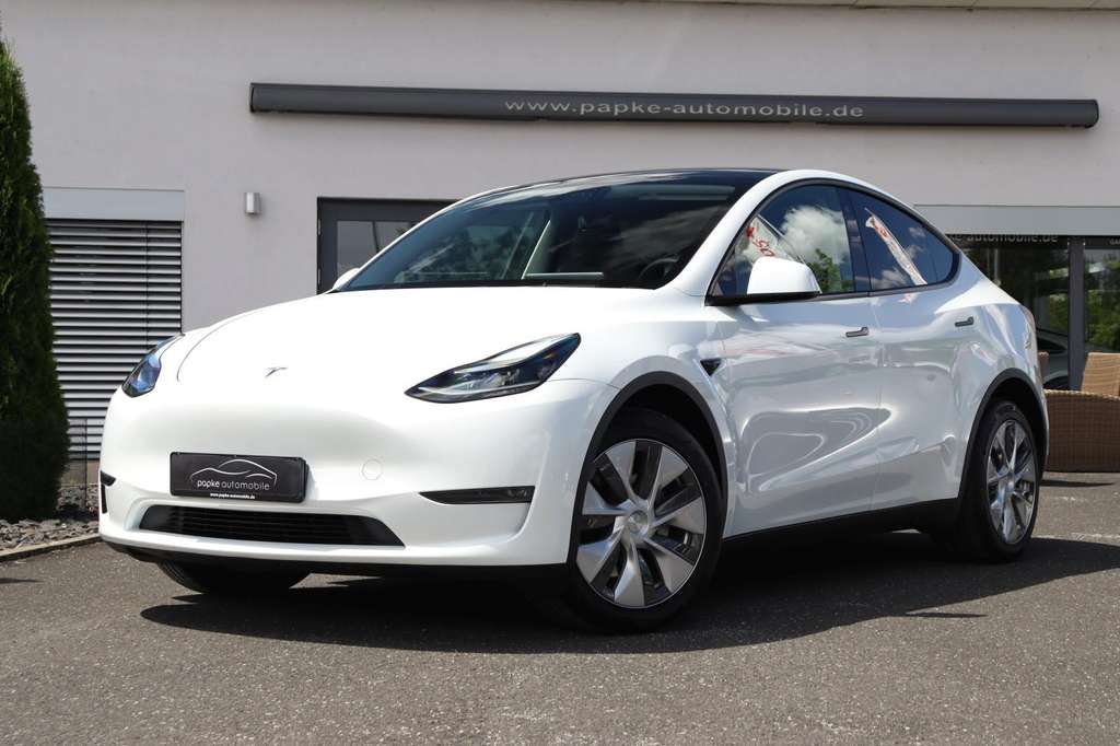 Tesla Model Y Long Range Dual AWD ++MWST+1.HAND+PANO++