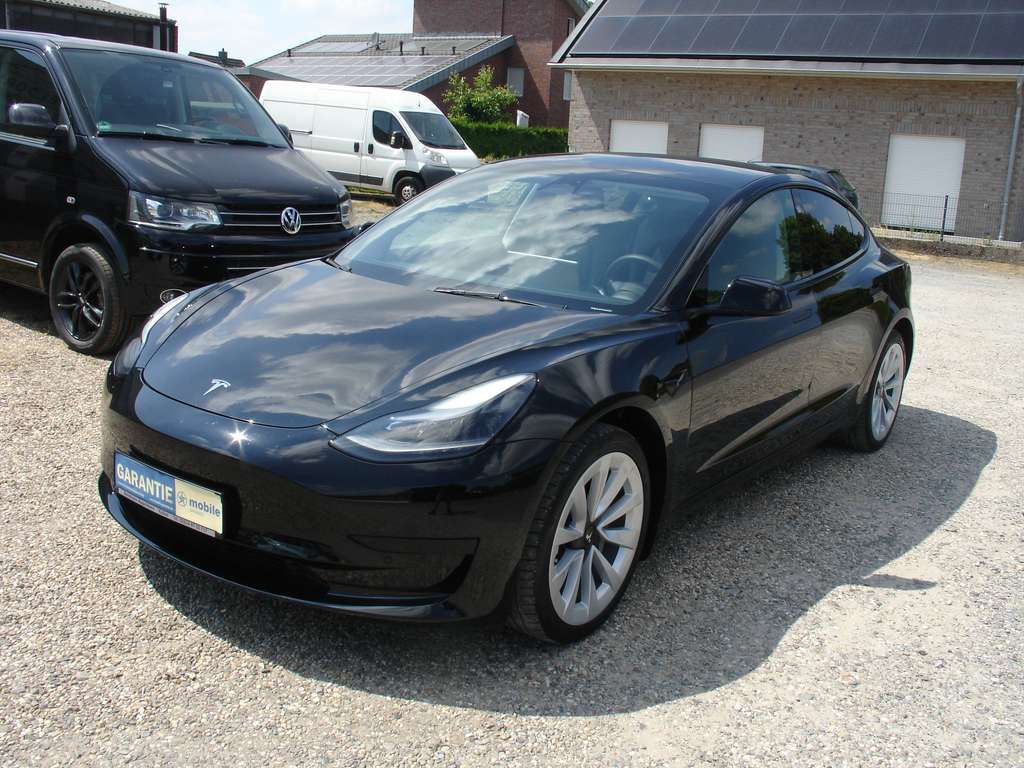 Tesla Model 3 Basis RWD
