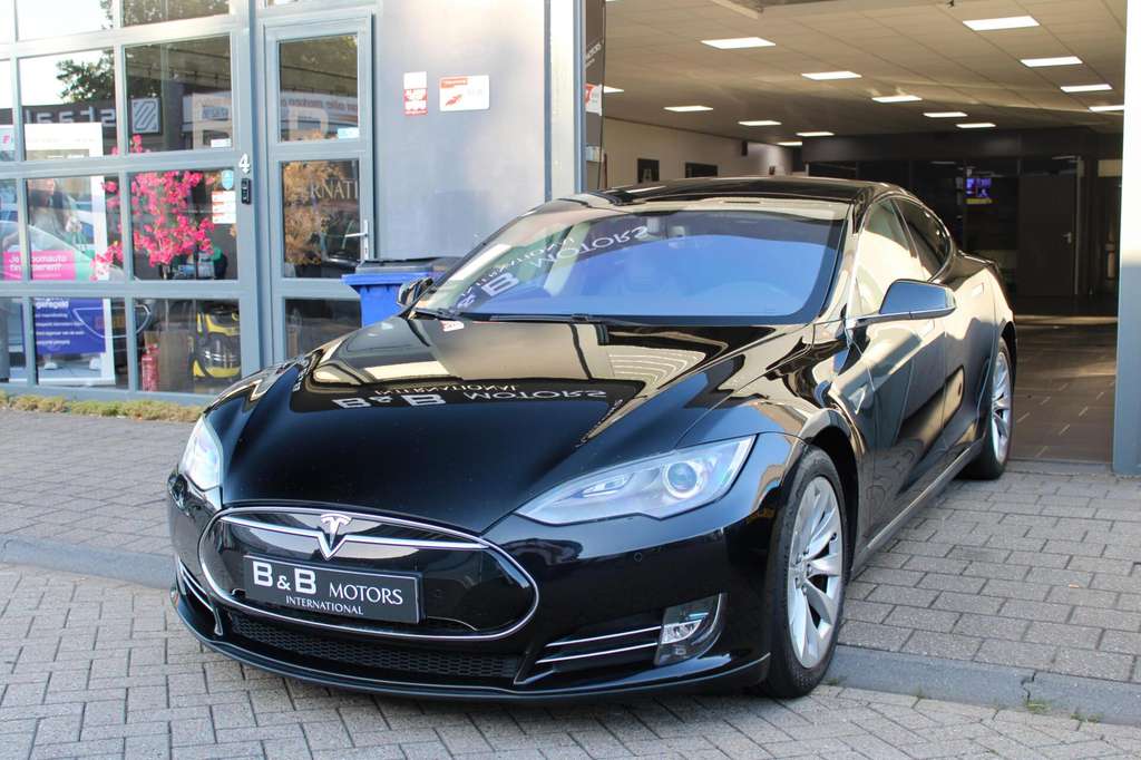 Tesla Model S 60 Base